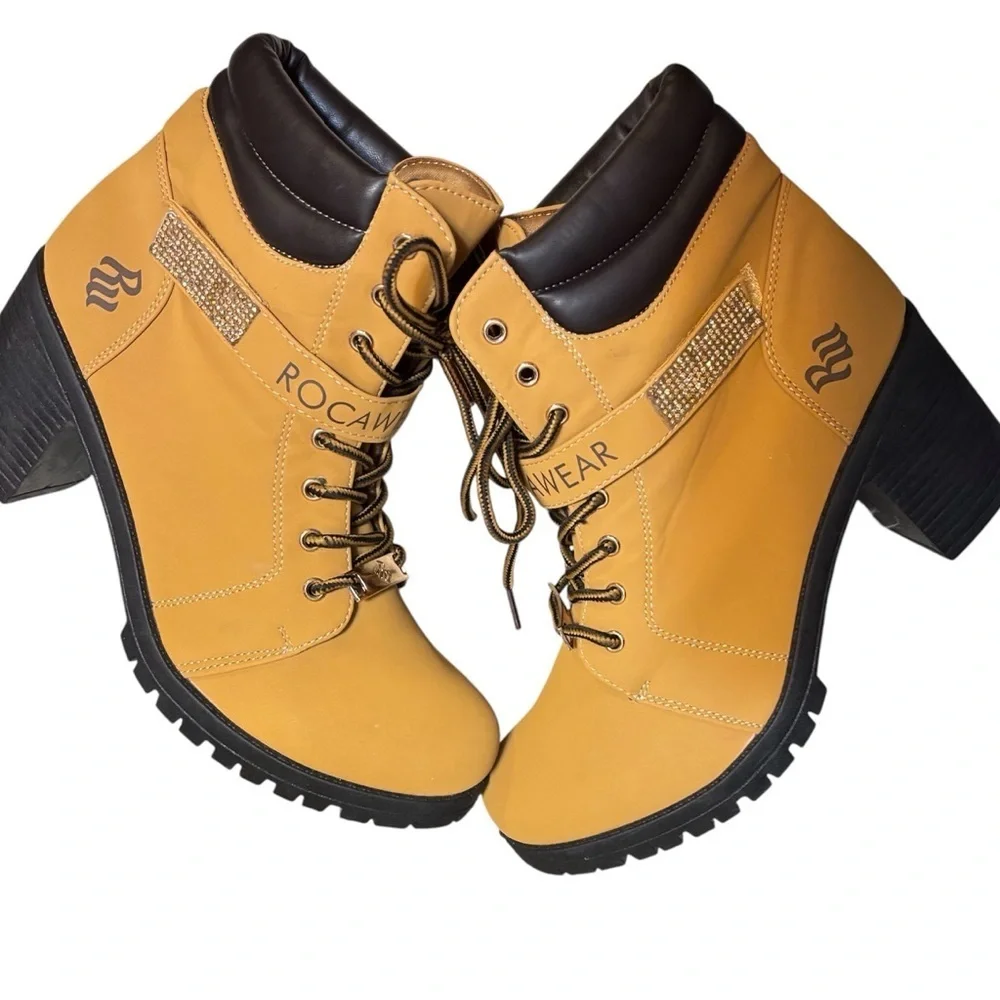 Rocawear synthetic tan lace up boots